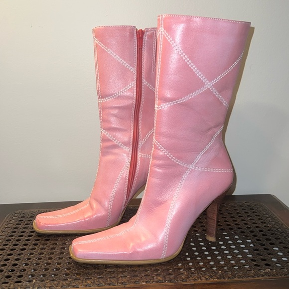 Vintage Genuine Leather BP. Heels - Picture 2 of 10